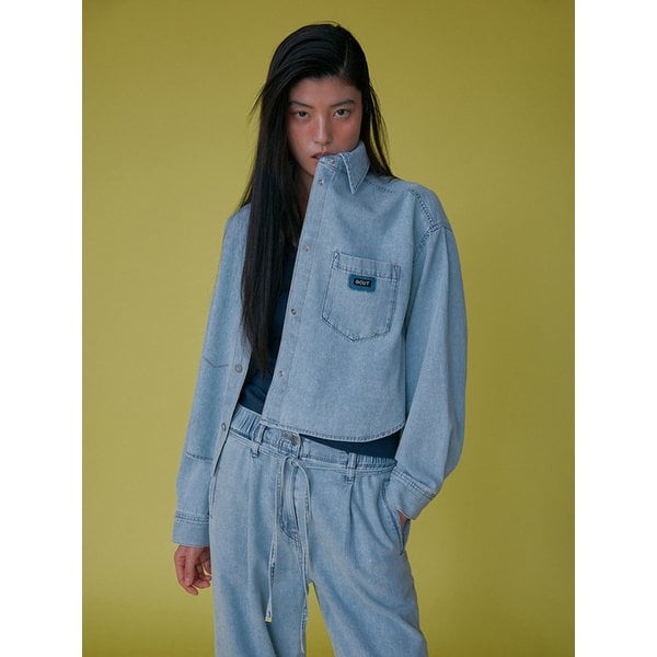 [리오더] 솔트워싱 와펜 크롭 데님 셔츠_라이트 블루 7215255301
