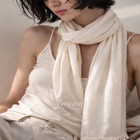 AK수원점 질스튜어트 면 100% 아이보리 테슬 롱 스카프 JASC6E101IV