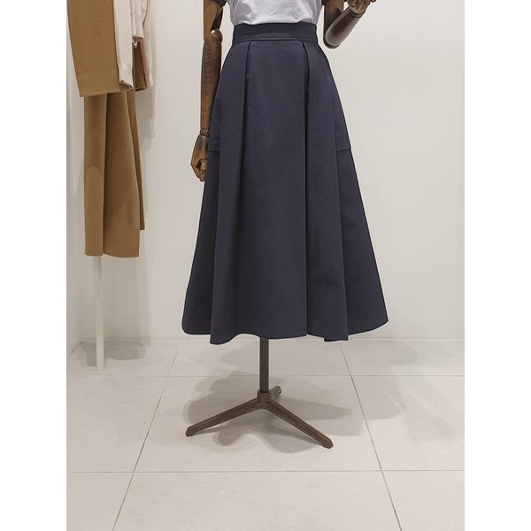 [파주점] 쥬크 주크 뒷밴딩 핀턱 플레어 스커트​ V262MSD934