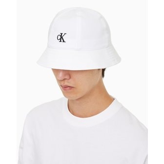 Calvin Klein Jeans [파주점] [캘빈클라인진]CK진공용 cK 로고 버킷햇(HX0260-391)