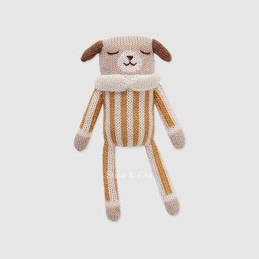 슈슈앤크라 [MAIN SAUVAGE] 퍼피 니트인형 - 머스타드 S/T점프슈트(23cm) ㅡ 머스타드