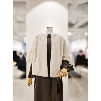 아이잗컬렉션 [파주점] [더아이잗컬렉션]밍크퍼 라운드넥 하프 슬리브 자켓 CRBAFSF91