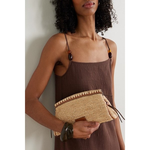 스타우드 모드 가죽 트리밍 라피아 클러치 46376663162986052