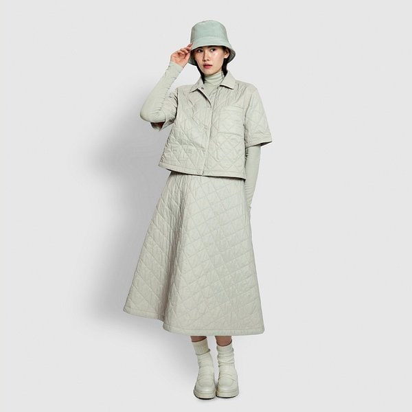 여 라이트 패딩 카라 반팔 자켓 J1054010070AW