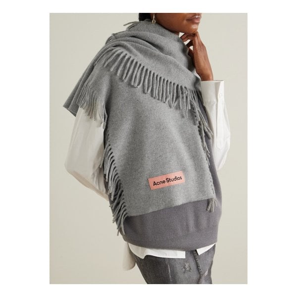 아플리케 프린지 울 스카프 라이트 그레이 1647597350168999