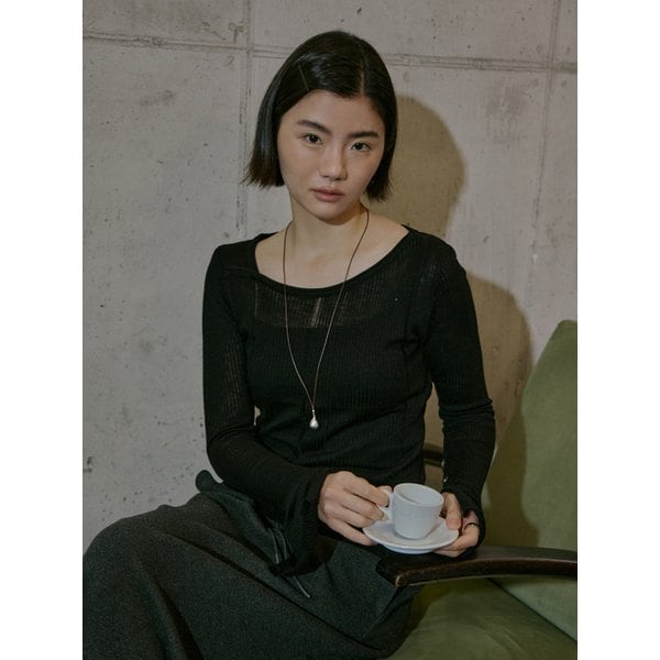 [리퍼브]Calia Boat Neck Button-Sleeve Knit_Black
