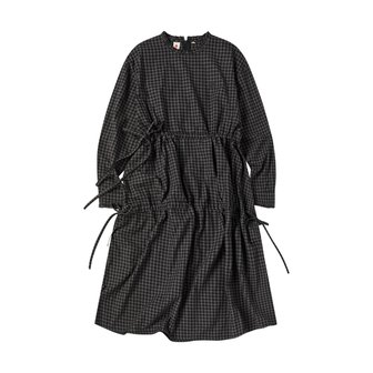 원더플레이스 [스타필드코엑스][꼬모니노즈] 여성 LONG SLEEVE CHECK ONE-PIECE [BLACK]