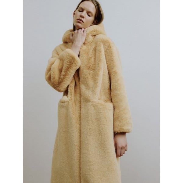 COMELY HUG Hooded Zip-up Faux Fur Coat [Dull Peach]
