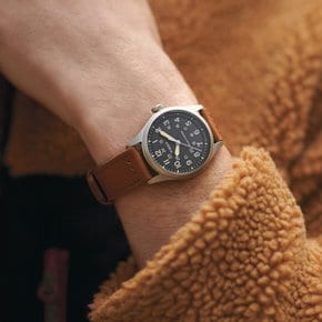 익스페디션 필드워치 태양광충전 가죽시계 36mm