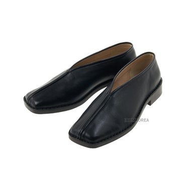 르메르 SS25 남성 플랫파이프 슬리퍼 FO0007 LL0023 BK999