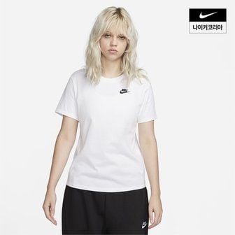 나이키 여성 나이키 스포츠웨어 클럽 에센셜 티셔츠 DX7903-100
