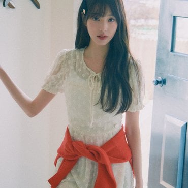 로라로라 FLOWER SHIRRING ONEPIECE IVORY