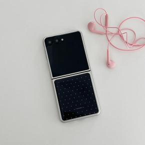 /더나인몰 스몰 도트 컬러링 Z플립 실버 에폭시 범퍼케이스