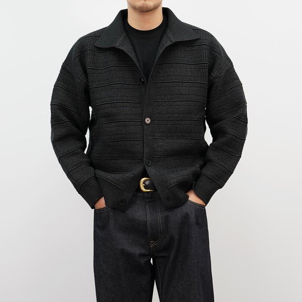 [옷자락] 남자 패턴 카라넥 세미오버핏 겨울 버튼 니트 가디건