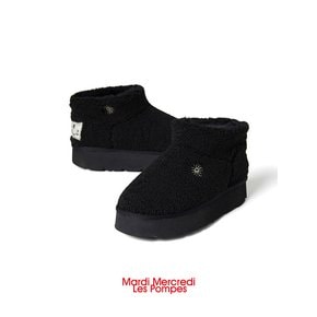 BOUCLE UGG BOOTS_BLACK