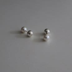 symmetry pearl earring - silver