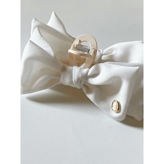 오에이알 [단독] oar Vintage Cameo Ribbon Hair Claw [White]