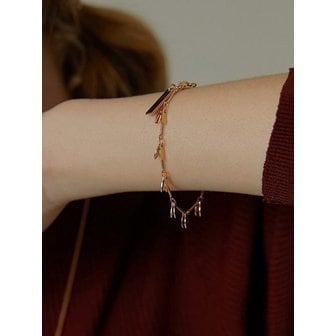 위트홀리데이 Leaf chain bracelet