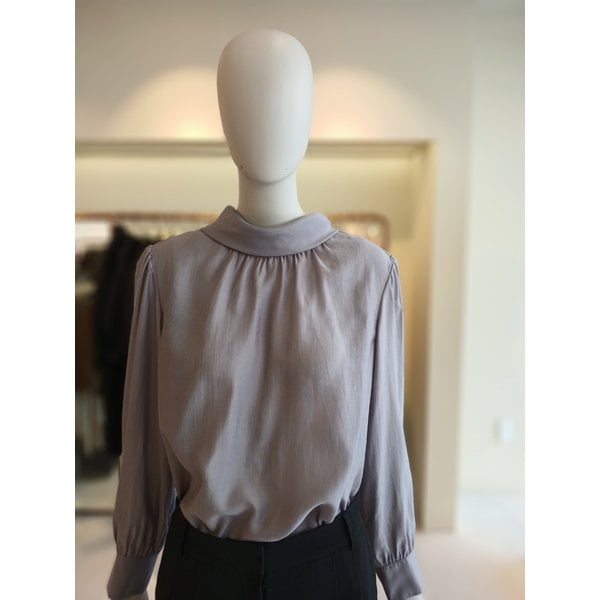 [여주점] 씨씨콜렉트 타이리본반하이넥블라우스 E261msc105