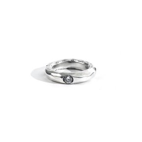 SILVER 4 GEM HAMMERED RING