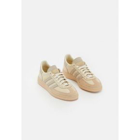 4205331 adidas HANDBALL SPEZIAL UNI - Trainers cream white/wonder beige/magic beige