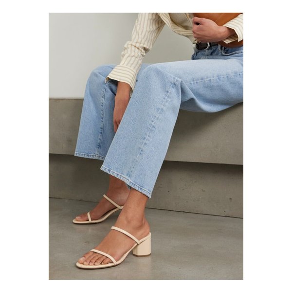 에이디 애니카 가죽 뮬 크림 1647597351809363