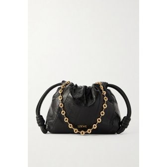 로에베 플라멩코 미니 가죽 트리밍 크링클 장어 클러치 46376663162983581