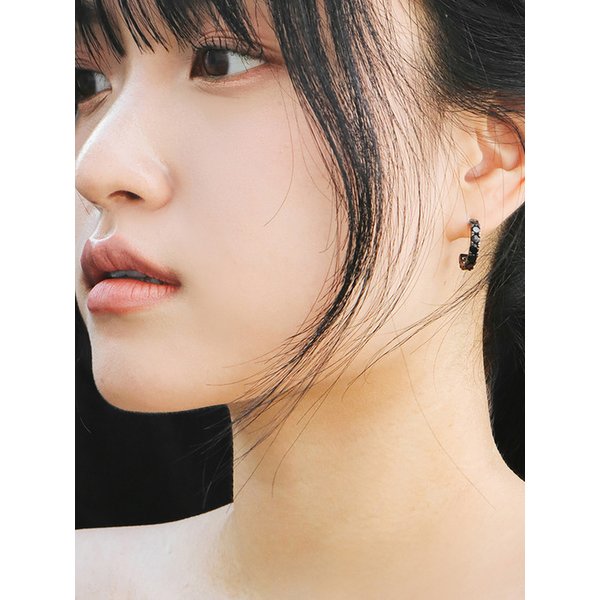 DARK SERIES 테니스 귀걸이 블랙