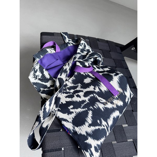 artblack jaquard bag