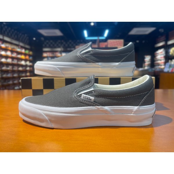 [여주점] (남여공용) 스니커즈 프리미엄 슬립온 리이슈 98 (그레이) (VN000CSE2VM)