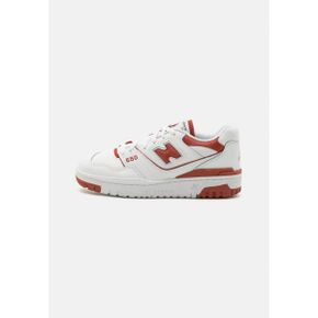 3834542 New Balance BBW550 - Trainers white