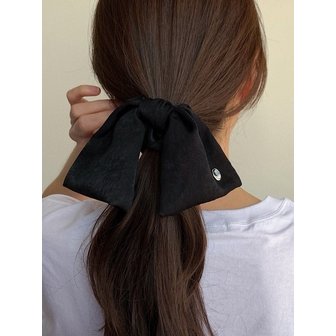 오에이알 Vintage Mood Cameo Satin Ruffle Scrunchie [Black & Mint] 카메오 새틴 러플 스크런치