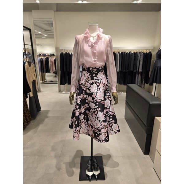 [파주점] 세트 프릴 니트 헴 블라우스 + 플로럴 플레어 스커트 JS2B0BL901,JS2B0SK321