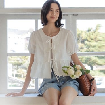 틸아이다이 Front ribbon point blouse_Ivory