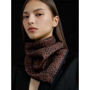 Leopard Square Silk Sacrf 50 - Brown