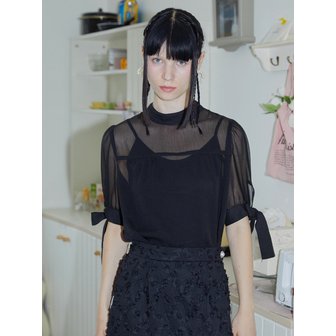 일루스트리스 일루전 BK CHIFFON RIBBON BLOUSE