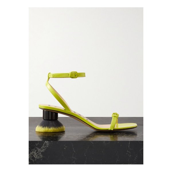 페탈 브러시 페이턴트 가죽 샌들 1647597333730331