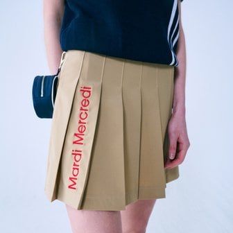 Mardi Mercredi Actif [마르디메크르디악티프]PLEATS MINI SKIRT LOGO NEEDLEWORK_BEIGE RED/AFK31VSK005BERD