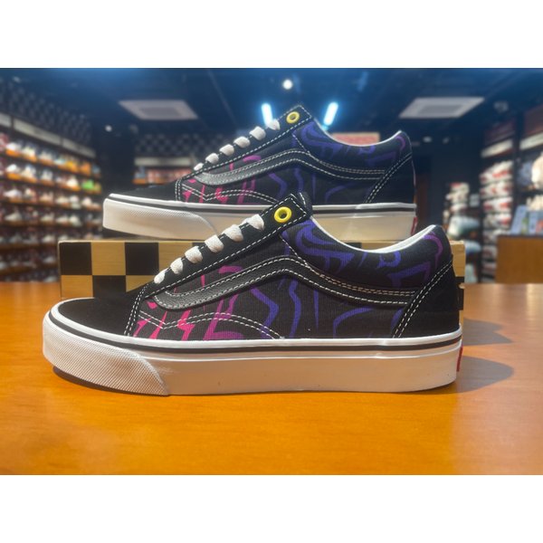 [여주점] (남여공용) 스니커즈 케이팝 데몬 헌터스 올드스쿨 (블랙) (VN000E8WB9P)