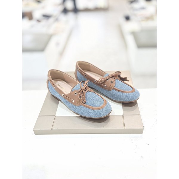 [시흥점] 여성 2센티 데님소재 포인트 장식 로퍼 (712619002)