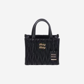 미우 미우 마테라쎄 나파 레더 핸드백 블랙 Miu Miu Matelasse Nappa Leather Handbag Black