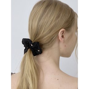 Eyelet Scrunch