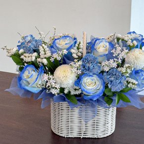 미드나잇 블루 프릴 생화 꽃바구니