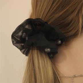 Moving pearl black scrunchie_LV013