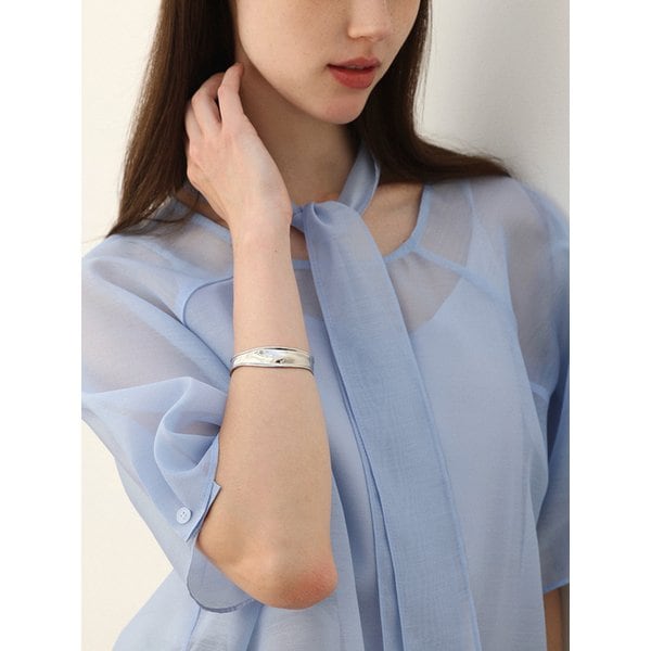 Half overfit sheer blouse - PALE BLUE