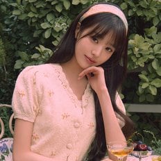 로라로라 HAND FLOWER EMBROIDERY CARDIGAN BEIGE