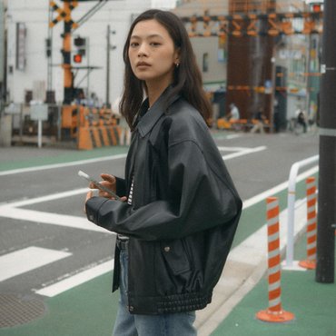 틸아이다이 Faux leather overfit jumper_Black