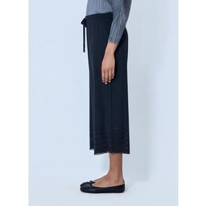 26SS 플리츠플리즈 트레이닝/조거 팬츠 PP66LF91315 BLACK DOM
