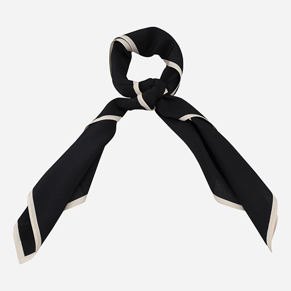 [시흥점] 5F 211 853 801 902 센터드 모노그램 실크 스카프 블랙