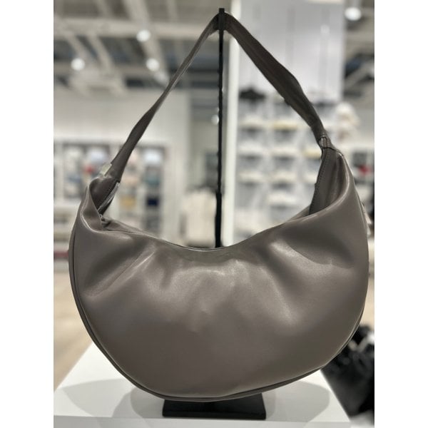 [부산점] [CK진] 핀치드 소프트 크레센트  호보백 (4F3009G-NZ8)